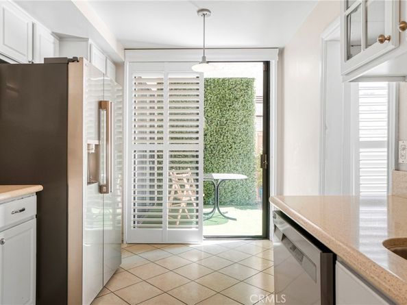 17140 Burbank Boulevard 105, Encino CA 91316