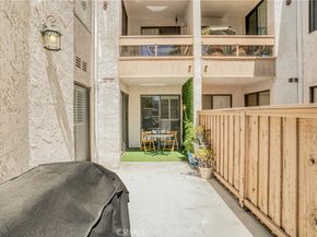 17140 Burbank Boulevard 105, Encino CA 91316