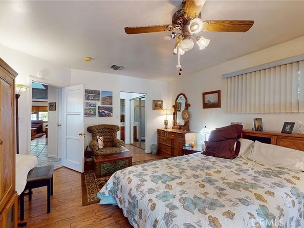 22542 Burbank Boulevard, Woodland Hills CA 91367