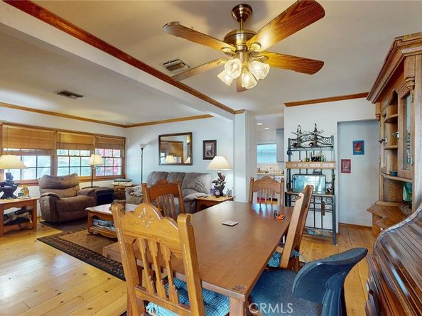 22542 Burbank Boulevard, Woodland Hills CA 91367