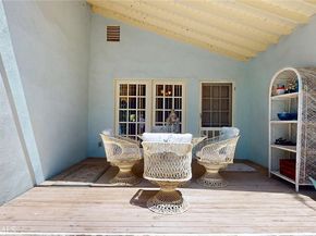 22542 Burbank Boulevard, Woodland Hills CA 91367