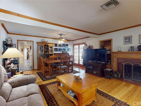 22542 Burbank Boulevard, Woodland Hills CA 91367