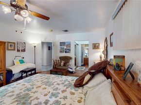 22542 Burbank Boulevard, Woodland Hills CA 91367