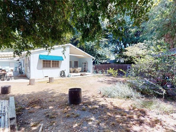 22542 Burbank Boulevard, Woodland Hills CA 91367