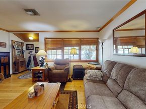 22542 Burbank Boulevard, Woodland Hills CA 91367