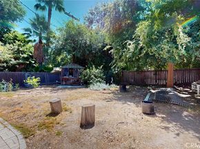 22542 Burbank Boulevard, Woodland Hills CA 91367