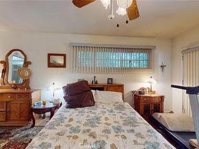 22542 Burbank Boulevard, Woodland Hills CA 91367