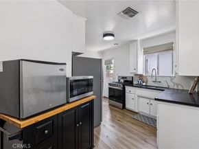 1217 N California Street, Burbank CA 91505