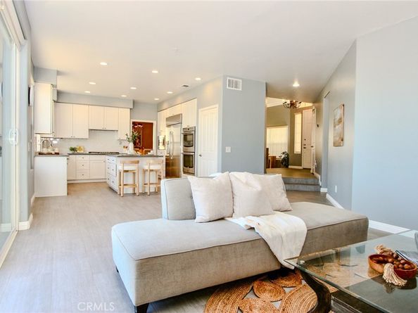 5928 Vista De La Luz, Woodland Hills CA 91367