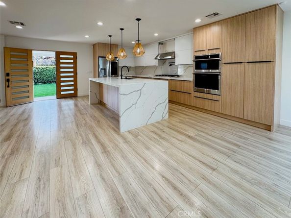 22539 Dolorosa Street, Woodland Hills CA 91367