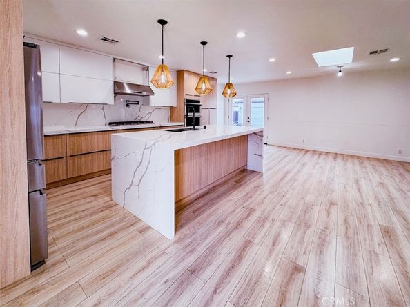 22539 Dolorosa Street, Woodland Hills CA 91367