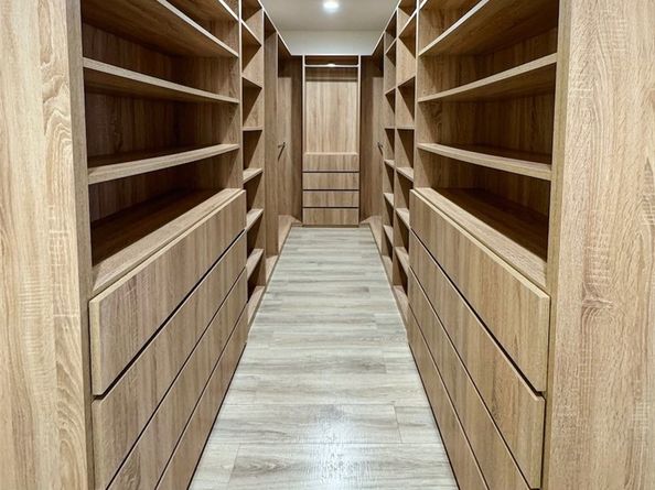 22539 Dolorosa Street, Woodland Hills CA 91367