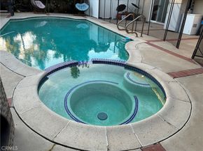 19046 Friar St, Tarzana CA 91335