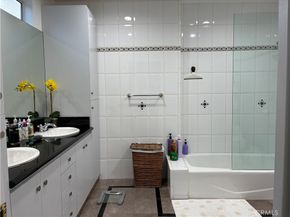 19046 Friar St, Tarzana CA 91335