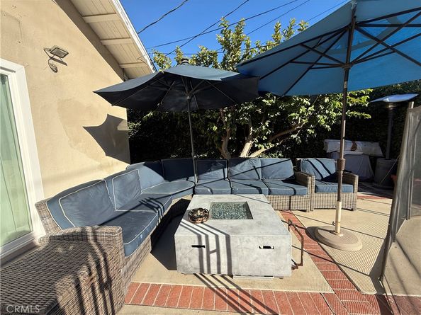 19046 Friar St, Tarzana CA 91335