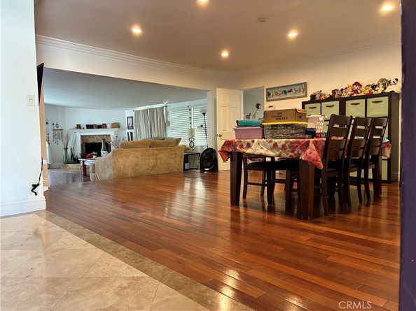 19046 Friar St, Tarzana CA 91335