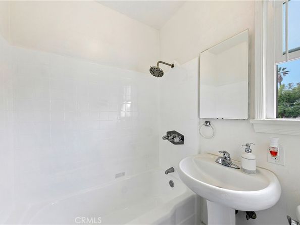 3907 Edgehill Drive, Leimert Park CA 90008