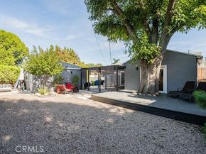 6551 De Celis, Lake Balboa CA 91406