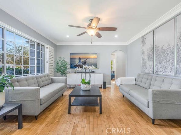 6551 De Celis, Lake Balboa CA 91406