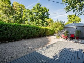 6551 De Celis, Lake Balboa CA 91406