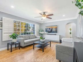 6551 De Celis, Lake Balboa CA 91406