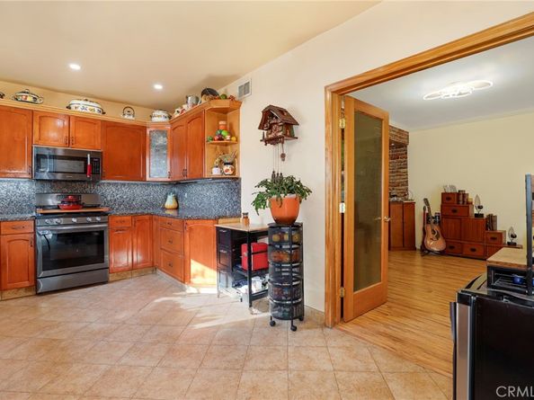 531 N Rossmore Avenue 202, Los Angeles CA 90004