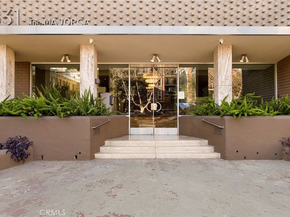 531 N Rossmore Avenue 202, Los Angeles CA 90004