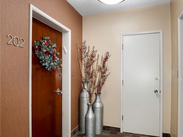 531 N Rossmore Avenue 202, Los Angeles CA 90004