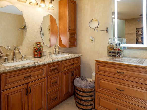 531 N Rossmore Avenue 202, Los Angeles CA 90004