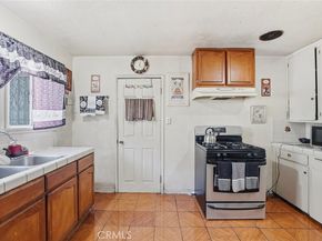 1523 E Vernon, Los Angeles CA 90011