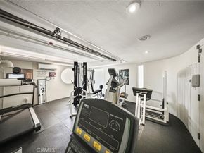 19009 Sherman Way 81, Reseda CA 91335