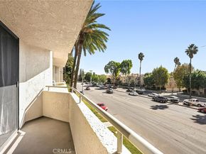 19009 Sherman Way 81, Reseda CA 91335