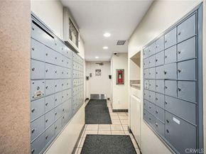 19009 Sherman Way 81, Reseda CA 91335