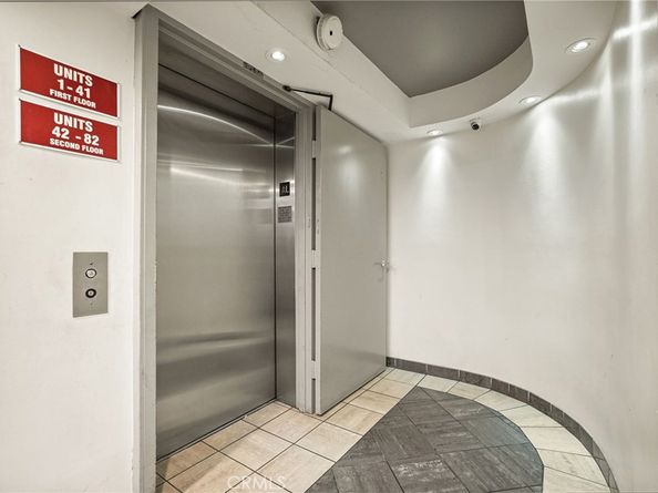 19009 Sherman Way 81, Reseda CA 91335