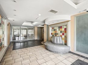 19009 Sherman Way 81, Reseda CA 91335