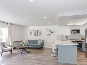 6825 Alabama Avenue 111, Canoga Park CA 91303