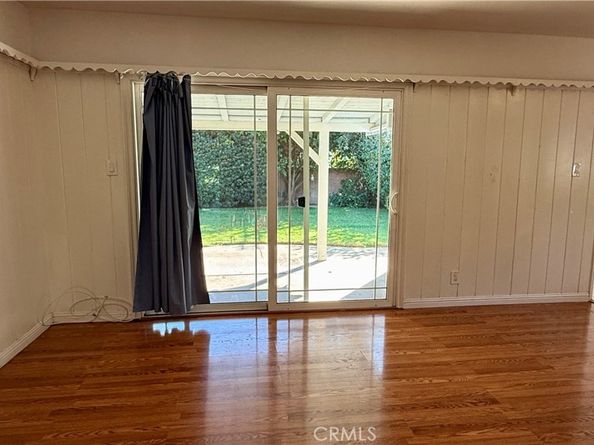 16118 Knapp Street, North Hills CA 91343