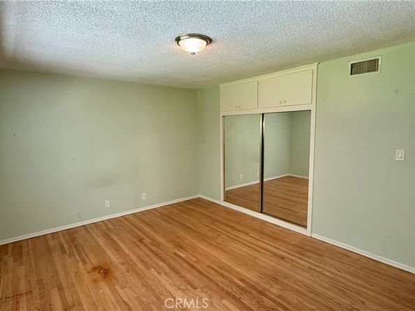 16118 Knapp Street, North Hills CA 91343