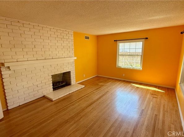 16118 Knapp Street, North Hills CA 91343