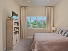 6749 W Gill, Los Angeles CA 90068