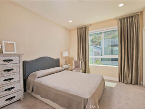 6749 W Gill, Los Angeles CA 90068