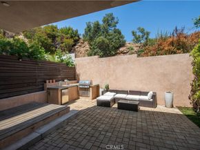 6749 W Gill, Los Angeles CA 90068