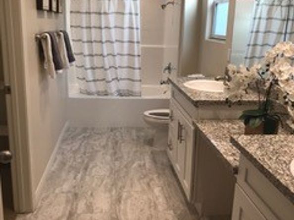 8621 Noble Avenue 4, North Hills CA 91343