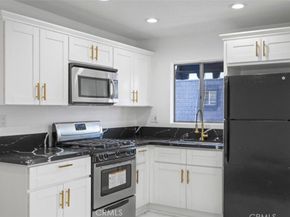 18530 Hatteras Street 333, Tarzana CA 91356