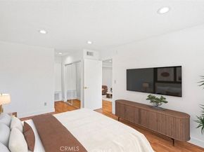 18530 Hatteras Street 333, Tarzana CA 91356