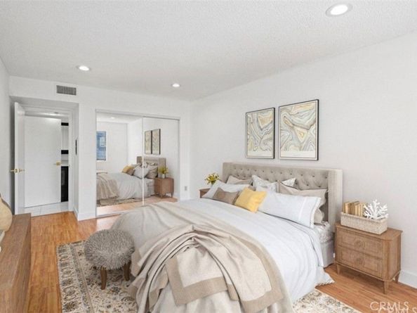 18530 Hatteras Street 333, Tarzana CA 91356