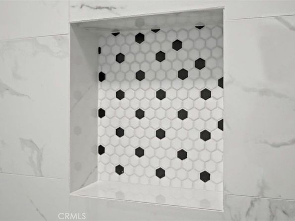 18530 Hatteras Street 333, Tarzana CA 91356