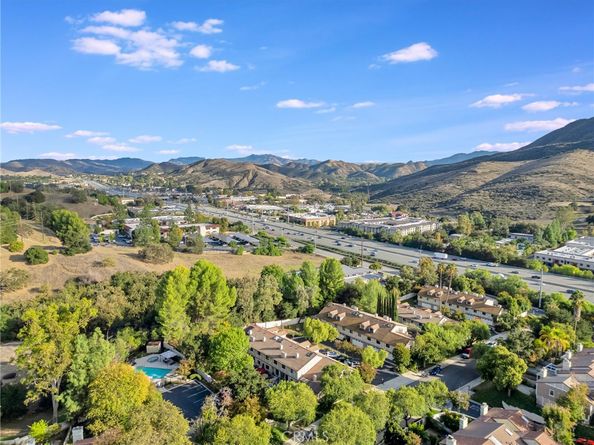 29623 Strawberry Hill, Agoura Hills CA 91301