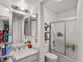 7050 Vassar Avenue 13, Canoga Park CA 91303