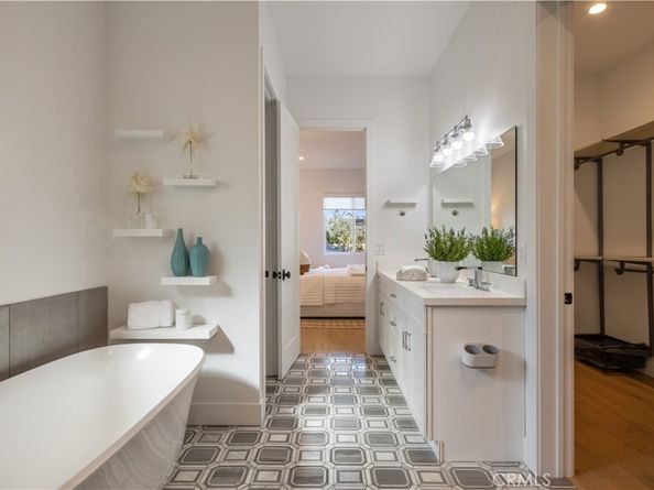 333 Mesa Drive, Costa Mesa CA 92627